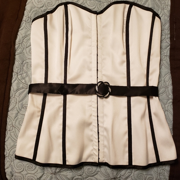 Charlotte Russe Corset - Picture 1 of 16